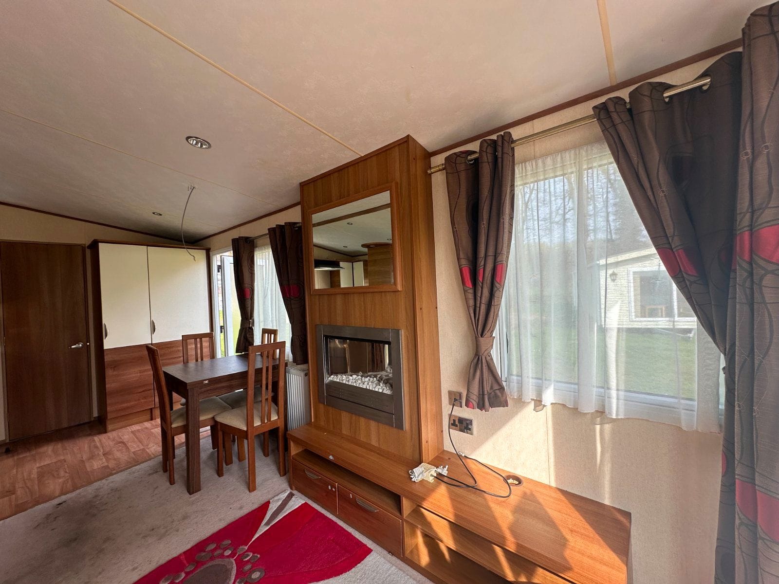 1875ae80-b951-41cc-aeb9-46978aef63b4 (1)