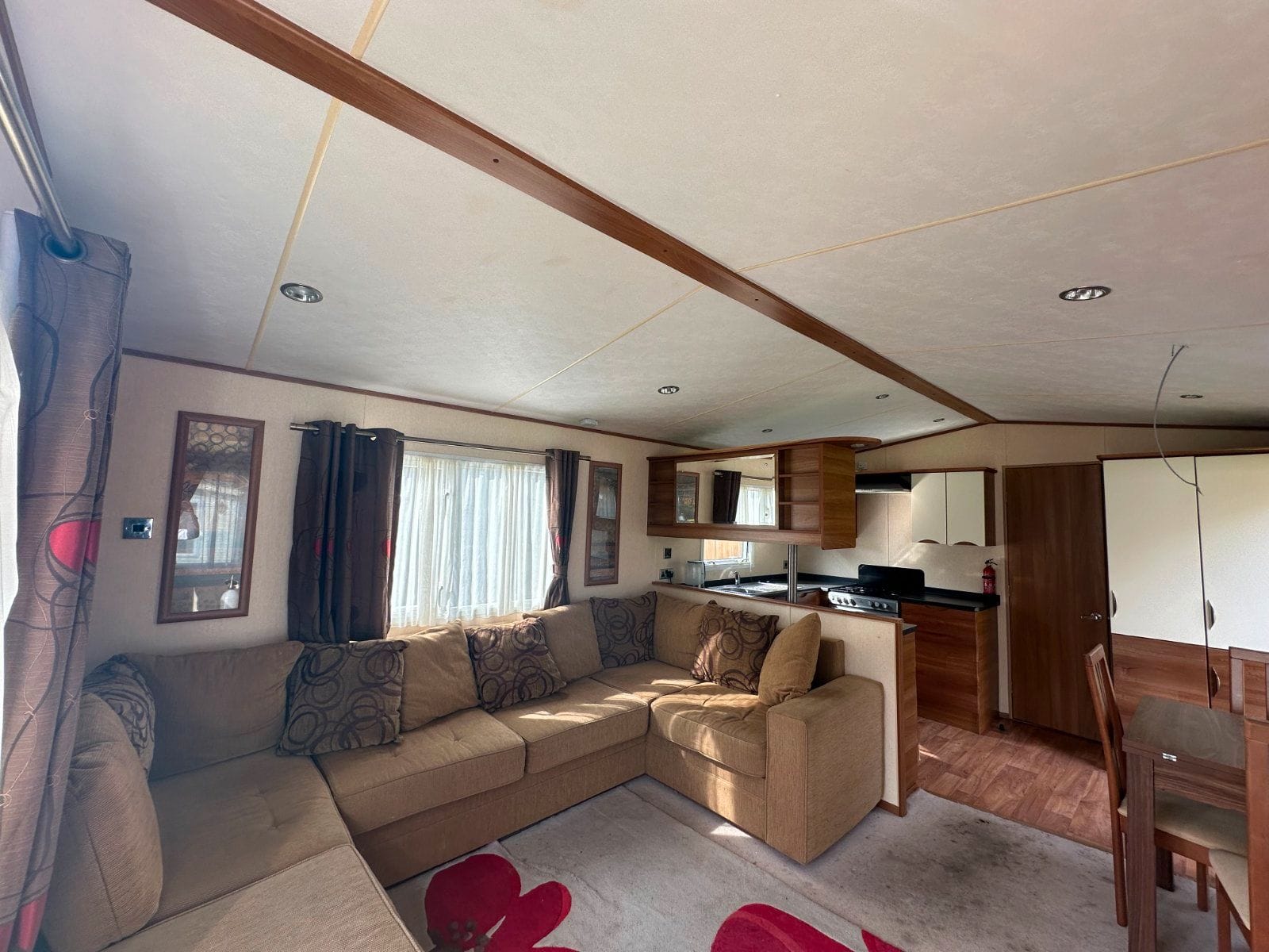 ad4dc7e0-e0e0-4efd-81e2-f099e4a072da (1)